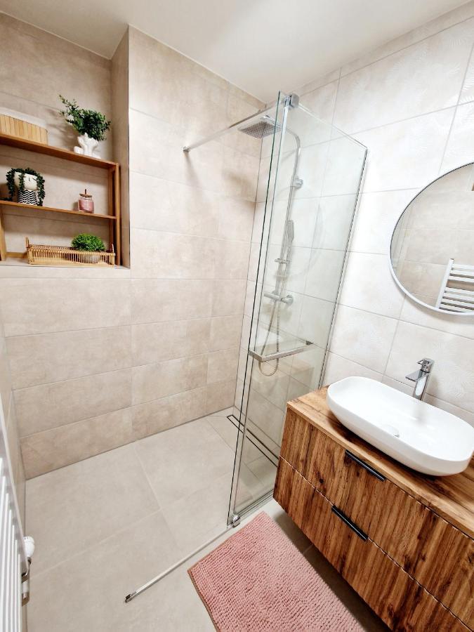 City Center Apartment - Self Check-In Spišská Nová Ves Eksteriør billede
